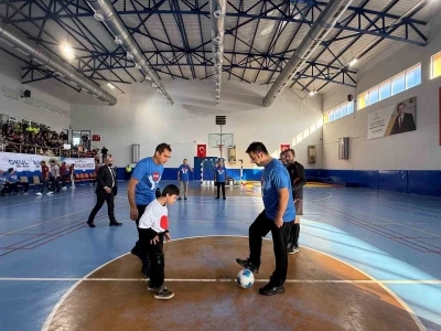 3 Aralık Dünya Farkındalık Günü Gazipaşa’da özel öğrencilerin katılımıyla kutlandı
