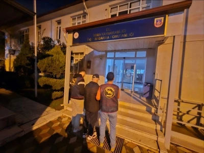 3 ayrı su&ccedil;tan aranan 3 h&uuml;k&uuml;ml&uuml; Manisa&rsquo;da yakalandı
