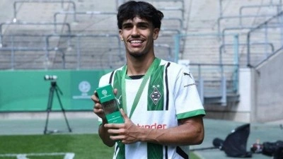 3 Milli Takım i&ccedil;in oynama hakkı bulunan Can Armondo G&uuml;ner'de transfer imzaya kaldı