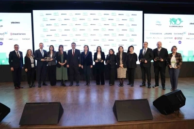 3&rsquo;&uuml;nc&uuml; S&uuml;rd&uuml;r&uuml;lebilir Y&uuml;zyıl Zirvesi&rsquo;nde yeşil d&ouml;n&uuml;ş&uuml;m&uuml;n yol haritası konuşuldu
