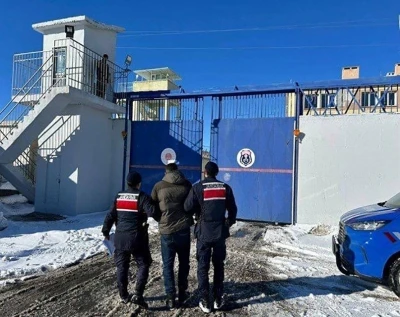 30 su&ccedil; kaydı olan dolandırıcı yakalandı
