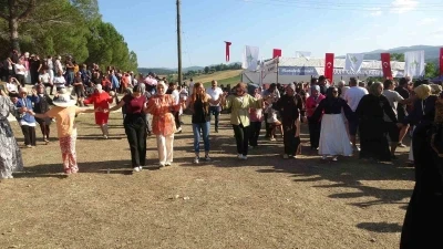 313 yıllık Karadede Panayırı&rsquo;na binlerce kişi akın etti

