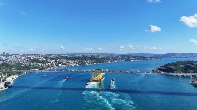 350 metrelik sondaj platformu iskelesi dron ile g&ouml;r&uuml;nt&uuml;lendi
