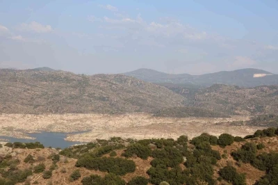 350 milyon metreküp depolama hacmine sahip Adnan Menderes Barajı, kuruma noktasına geldi
