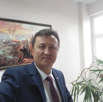 4 g&uuml;n sonra emekli olacağı i&ccedil;in arkadaşlarıyla vedalaşan polis kazada hayatını kaybetti
