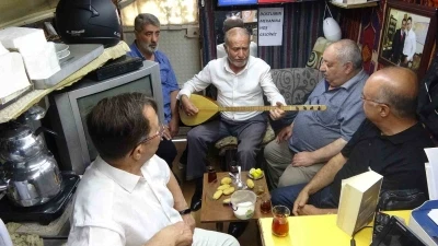 4 metrekarelik garaj, sanatseverlerin buluşma noktası oldu
