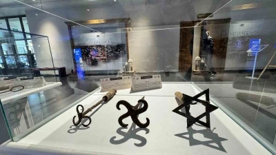 40 yılda biriktirdiği T&uuml;rk boy damgaları Safranbolu&rsquo;da sergiledi
