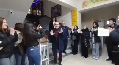 40 yıllık eğitimcinin meslek hayatı alkışlarla son buldu
