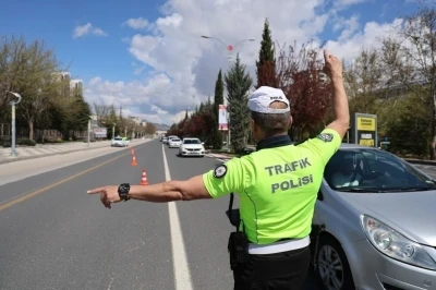 401&rsquo;i hızdan bin 325 ara&ccedil; s&uuml;r&uuml;c&uuml;s&uuml;ne ceza yazıldı

