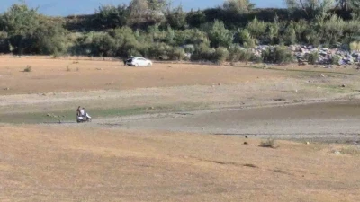 43 yıldır sulama yapılan gölet kurudu
