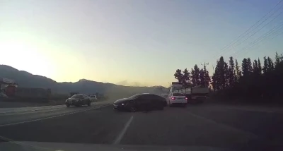 5 aracın karıştığı kaza anbean ara&ccedil; kamerasında
