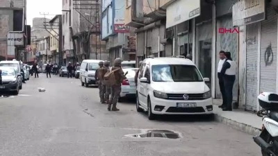 5 kişiyi rehin alan cezaevi firarisi, ikna edilip g&ouml;zaltına alındı