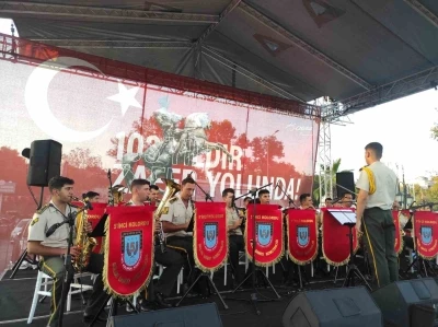 5. Kolordu Kara Kuvvetleri Komutanlığı Bandosu Tekirdağ’da Zafer Bayramı coşkusu yaşattı
