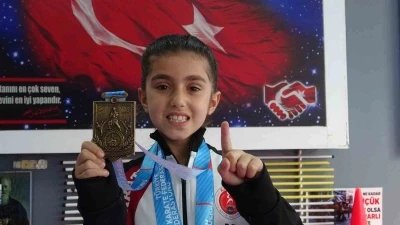 5 yaşında başladığı karate sporunda 7 yaşında T&uuml;rkiye şampiyonu oldu
