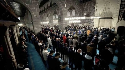 5. Harem-i Şerif&rsquo;i de bayram namazı kılındı