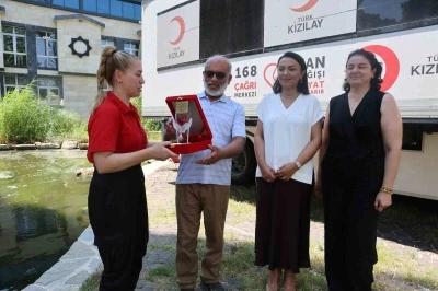 50 kez kan verdi, herkesi bağış yapmaya &ccedil;ağırdı
