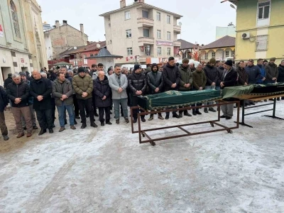 50 yıllık hayat arkadaşlığı aynı g&uuml;n son buldu
