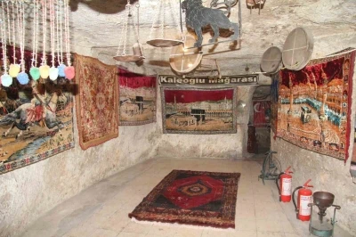 500 yıllık Kaleoğlu Mağarası’ndaki duvar halıları ziyaretçileri hayran bırakıyor
