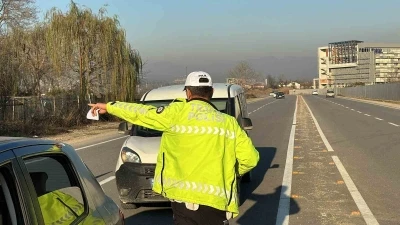506&rsquo;sı hızdan bin 496 ara&ccedil; s&uuml;r&uuml;c&uuml;s&uuml;ne ceza yazıldı
