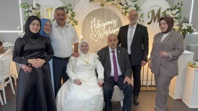 52 yıl sonra hayallerine kavuştular: Ka&ccedil;arak evlenen &ccedil;ift d&uuml;ğ&uuml;n yaptı
