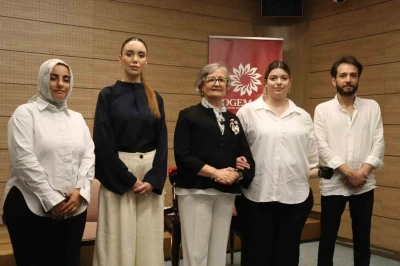 6 Şubat depreminde kolunu kaybeden anne biyonik koluna kavuştu: "En b&uuml;y&uuml;k hayalim kızımın sa&ccedil;larını tarayabilmek"
