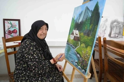 65 yaşında resim yeteneğini keşfetti

