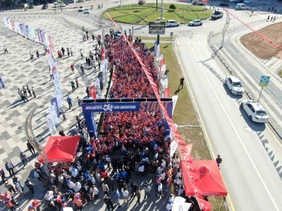 7 &uuml;lkeden sporcular Arslantepe&rsquo;de yarıştı
