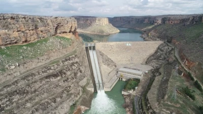 7 yıl önce baraj kapağı kırılmıştı, şimdi kapağa ulaşacak su yok

