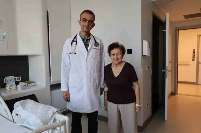 80 yaşındaki kalp hastasına ameliyatsız mitral kapak operasyonu
