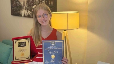 9 yaşında lise diploması aldı
