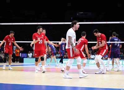 A Milli Erkek Voleybol Takımı, Fransa&rsquo;yı 3-0 mağlup etti
