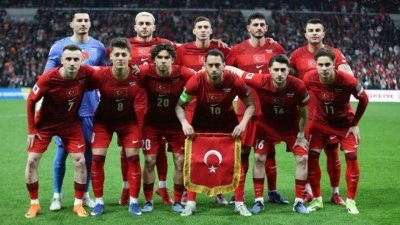 A Milli Takım İngiliz manşetlerinde! 'D&uuml;nya Kupası'nda &ccedil;ılgınlık yapabilirler'