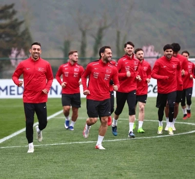 A Milli Takım, Romanya ma&ccedil;ı hazırlıklarını s&uuml;rd&uuml;rd&uuml;
