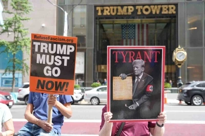 ABD’de 50 eyalette Trump karşıtı gösteri: İstifa çağrıları yapıldı
