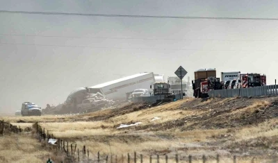 ABD&rsquo;de kum fırtınası zincirleme kazaya yol a&ccedil;tı: 4 &ouml;l&uuml;, 29 yaralı
