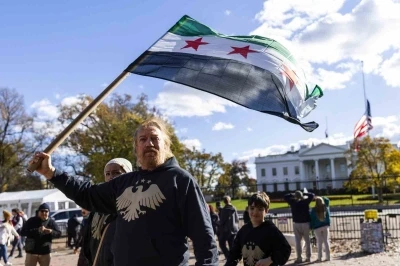 ABD’deki Suriyelilerden eş-Şara’ya sevgi gösterisi
