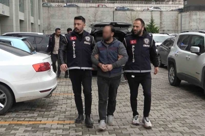 Ablaları ve erkek arkadaşını hastanede bı&ccedil;aklayan 3 kardeş adliyeye sevk edildi
