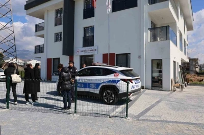 A&ccedil;ığa alınan doktorların hemşirelerinden haber yapan gazeteciye tehdit
