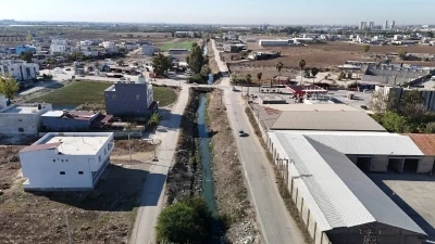 Açık bırakılan atık su deresi vatandaşı perişan ediyor
