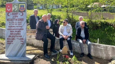 Acılı baba oğlunun mezarı başında "adalet" istedi
