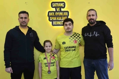 A&ccedil;tıkları satran&ccedil; kul&uuml;b&uuml;yle milli takıma sporcu yetiştiriyorlar

