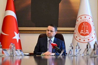 Adalet Bakanı Akın G&uuml;rlek T&uuml;rk Hukuk Enstit&uuml;s&uuml; heyetini kabul etti
