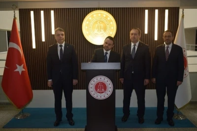 Adalet Bakanı G&uuml;rlek&rsquo;ten Kocaeli Adliyesine ziyaret
