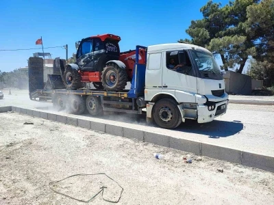 Adana Belediyesi’nin bitiremediği yol, vatandaşı toza buladı

