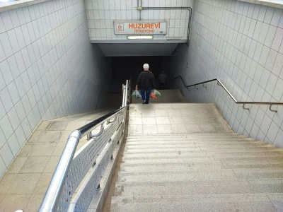 Adana’da 16 yıl önce hizmete giren metro alt geçitte yürüyen merdivenin yeri var, mekanizması yok
