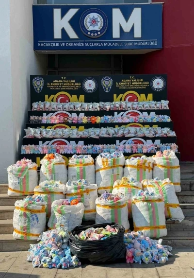 Adana’da 2 bin 605 gümrük kaçağı &quot;Labubu&quot; oyuncak ele geçirildi
