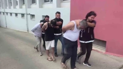 Adana’da 4 kilo metamfetamin yakalattılar, &quot;Kahve içiyorduk&quot; savunması yaptılar
