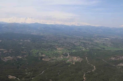 Adana&rsquo;da bir yanda kar, bir yanda bahar
