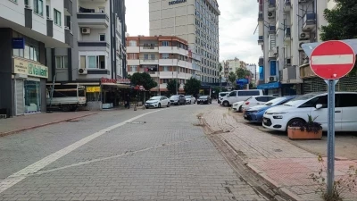 Adana&rsquo;da bu kez soğuk nedeniyle sokaklar boş kaldı
