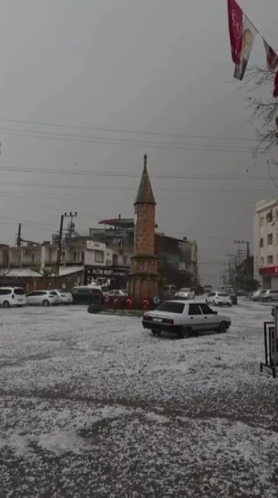Adana&rsquo;da dolu yağışı etkili oldu
